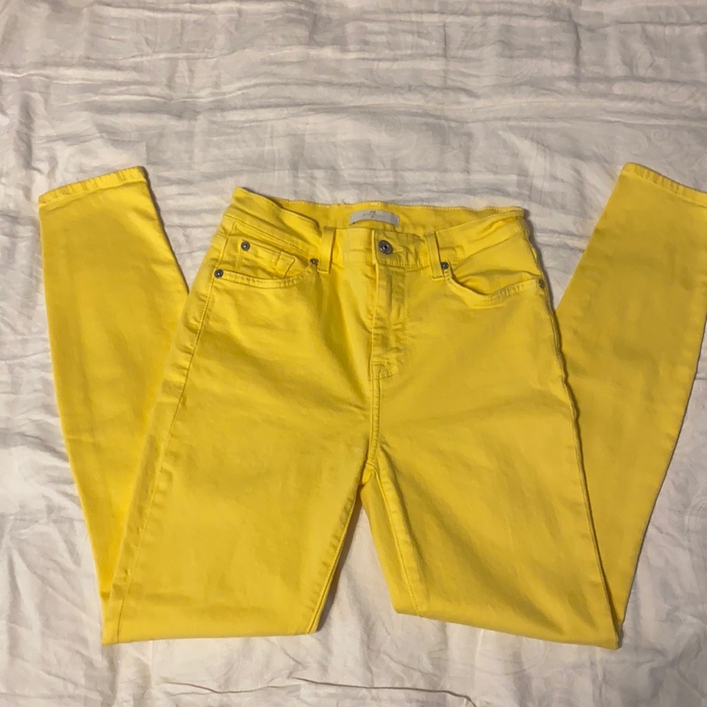 ‘7 for all Mankind’ yellow jeans! 💛